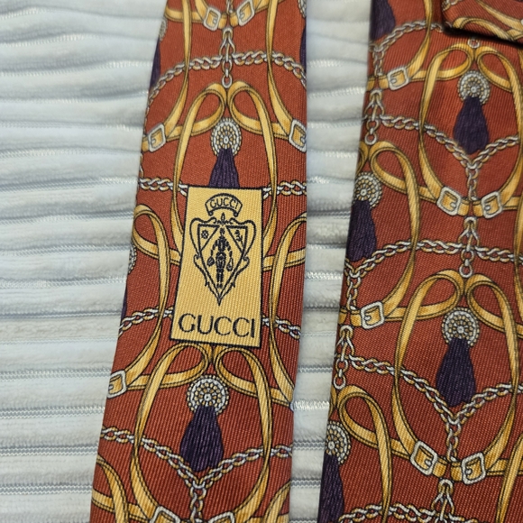 Gucci Red and Gold Patterned Tie - Picture 3 of 4